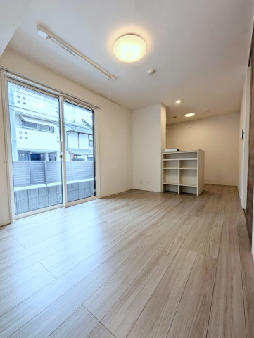 居室・リビング　明るいリビング