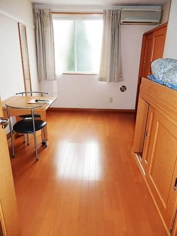 居室・リビング　家具・家電付き