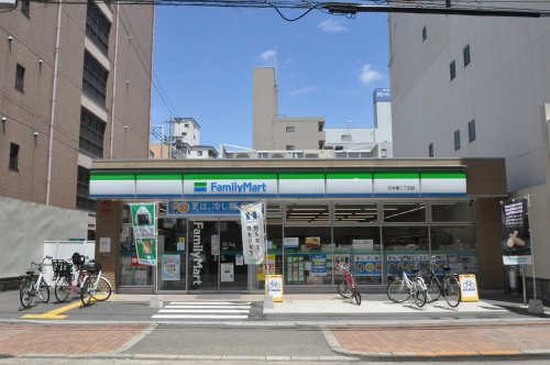 コンビニ　ファミリーマート日本橋二丁目店（コンビニ）まで153m