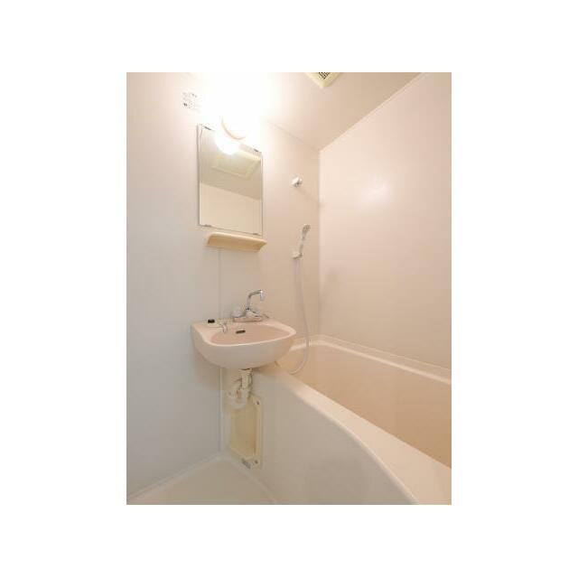 バス・シャワールーム　※別部屋参考写真