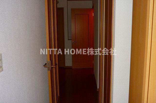 玄関　玄関横にシューズボックス設置しています◇