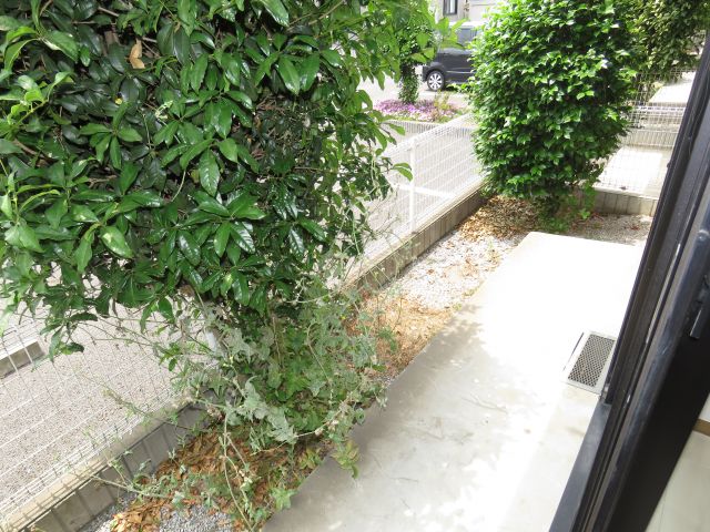 庭　２階はバルコニーです