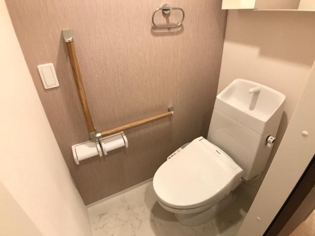 トイレ　シャワー付トイレ