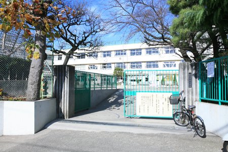 小学校　大田区立赤松小学校（小学校）まで274m