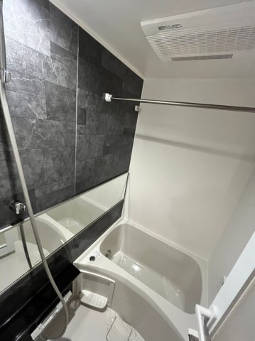 バス・シャワールーム　別部屋の参考写真です