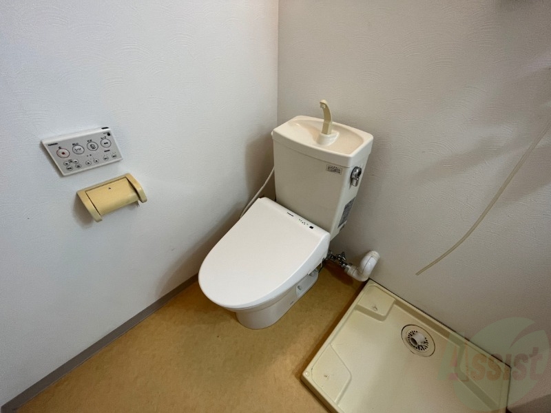 トイレ　ウォシュレット機能がついたトイレ。安心して使用できますね。