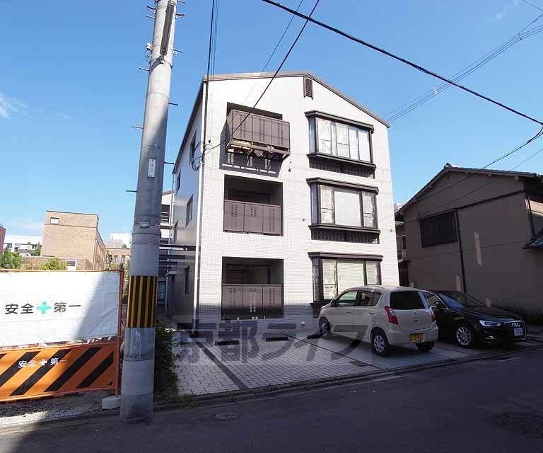 建物外観　北白川に希少なファミリー物件の登場です。