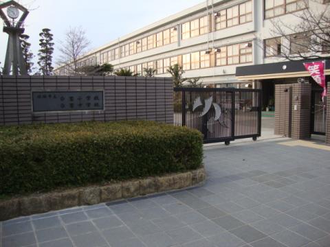 中学校　姫路市立白鷺小中学校（中学校）まで785m