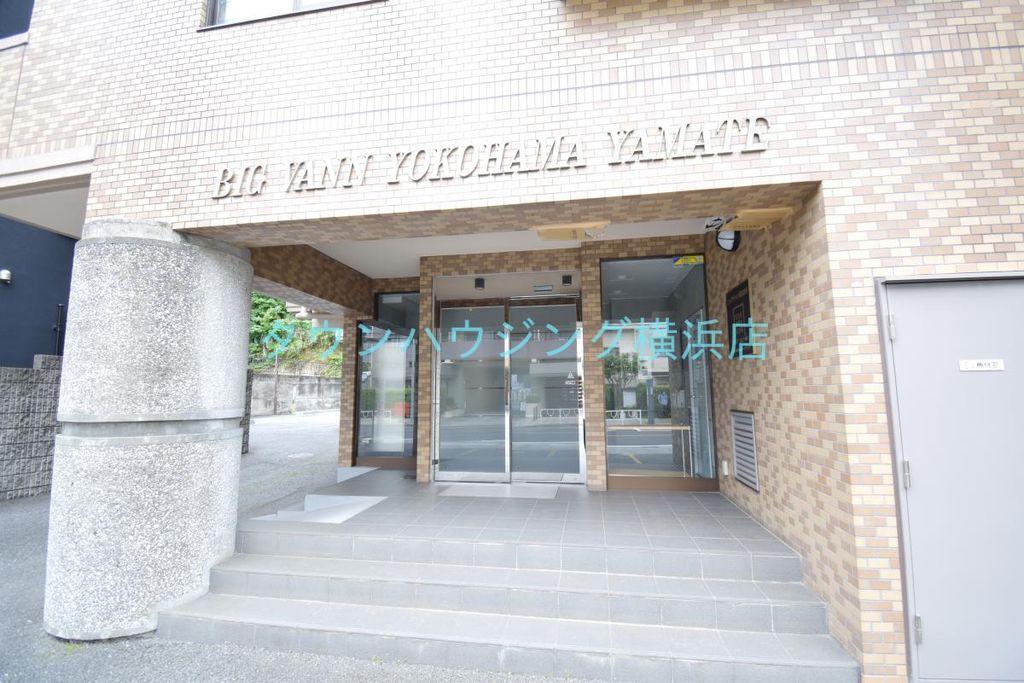 建物外観　エントランス