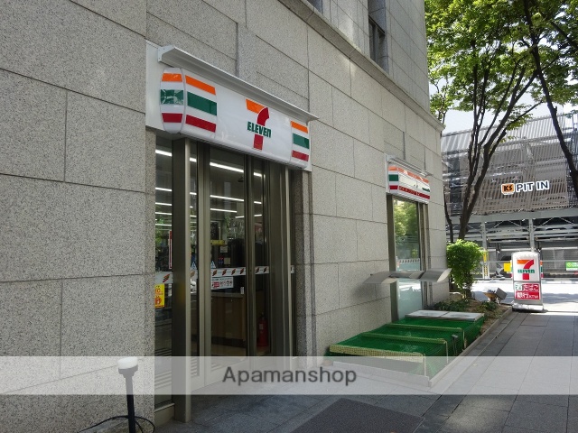 コンビニ　セブン－イレブン大阪伏見町３丁目店（コンビニ）まで561m
