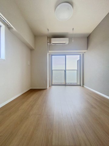 その他部屋・スペース　広くて明るい寝室