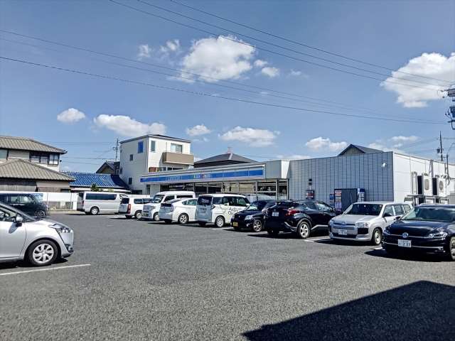 コンビニ　ローソン（コンビニ）まで607m