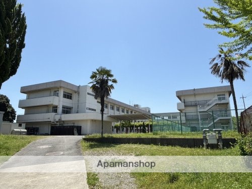 中学校　生駒市立鹿ノ台中学校（中学校）まで241m