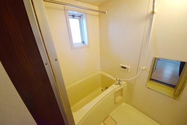 バス・シャワールーム　別部屋参考写真