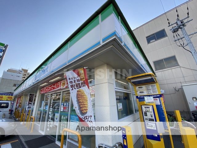 コンビニ　ファミリーマート（コンビニ）まで321m