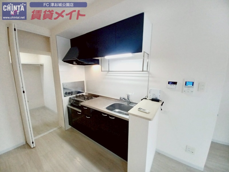 キッチン　別部屋参考写真です