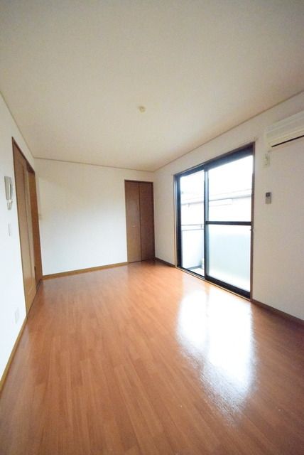 居室・リビング　☆7.6帖の広々したお部屋です☆