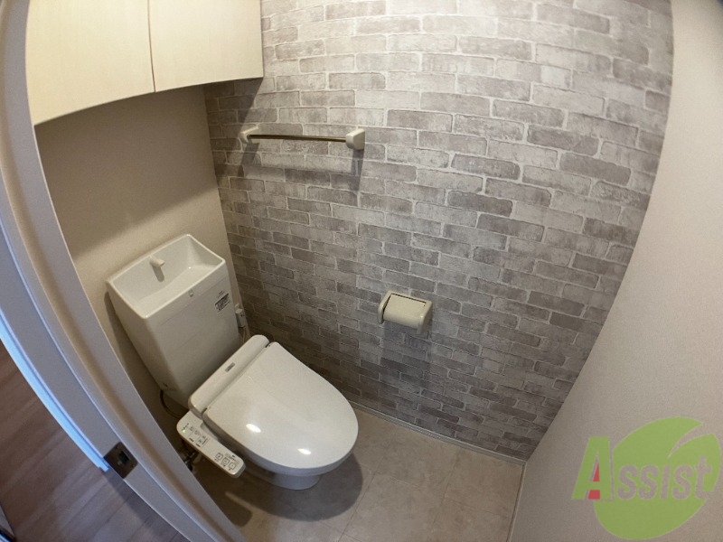 トイレ　トイレはウォシュレット機能付きです。安心して使用できますね。