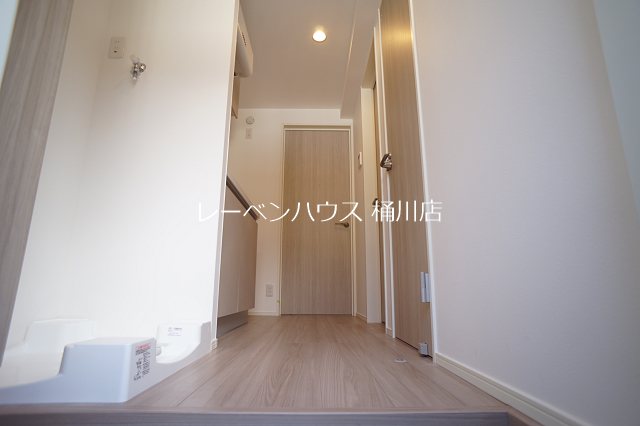 玄関　レーベンハウス桶川店へ　048-787-5511