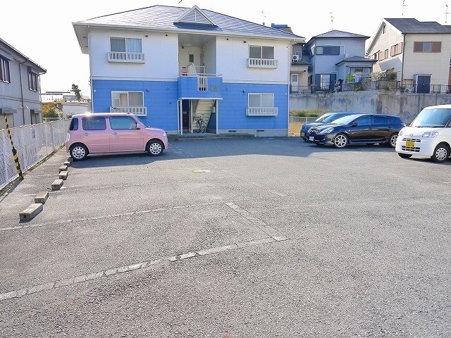 駐車場　車をお持ちの方に嬉しい駐車場付きの物件です
