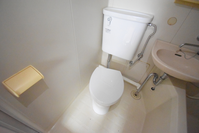 トイレ　別部屋参考写真、現況優先になります。