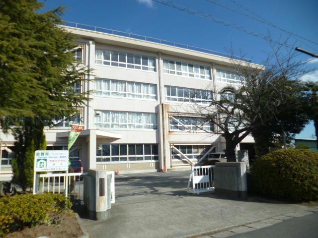 中学校　津市立西橋内中学校（中学校）まで1134m