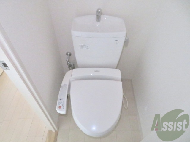 トイレ　ウォシュレット付きのトイレです。シャワートイレはうれしい。