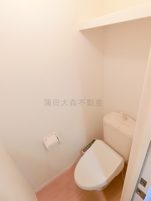 トイレ　温水洗浄便座付きのトイレ