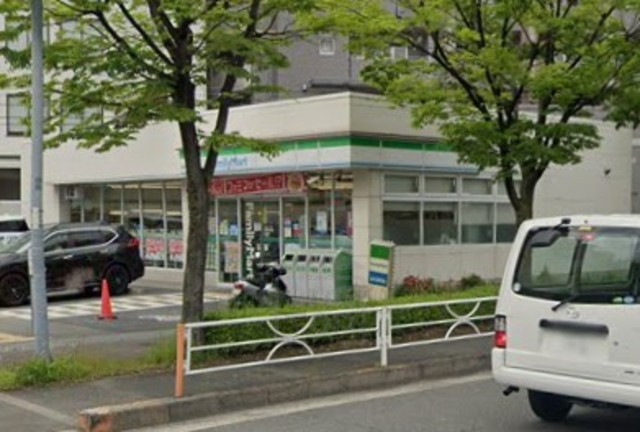 コンビニ　ファミリーマート　箕面繊維団地（コンビニ）まで652m