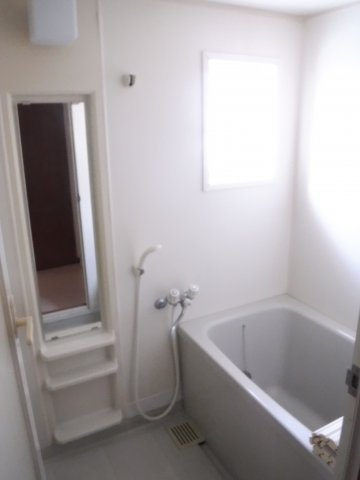 バス・シャワールーム　他のお部屋の参考写真となります。