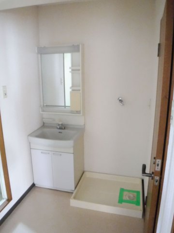 洗面設備　他のお部屋の参考写真となります。