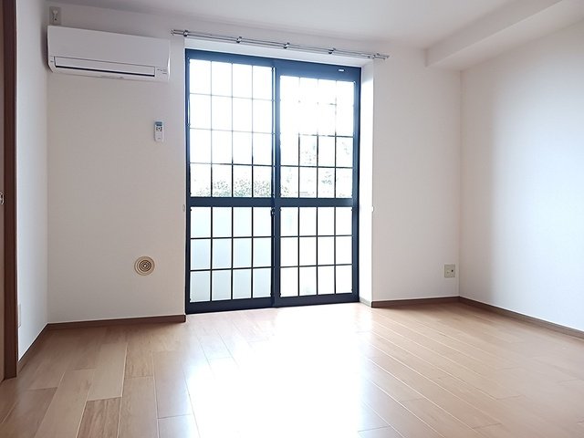 居室・リビング　使いやすい居間です