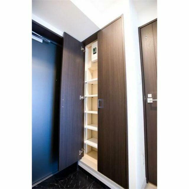 玄関　同タイプ別部屋※モデルルームの家具家電は設備に入りません