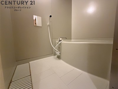 バス・シャワールーム　約1坪サイズのお風呂で足を伸ばして入浴できます☆