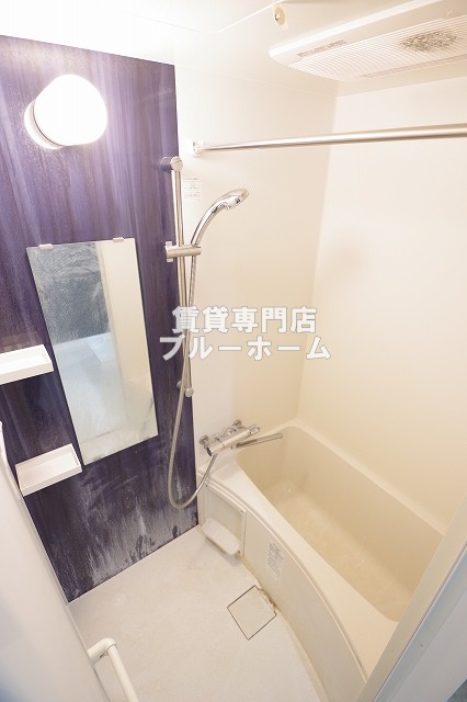 バス・シャワールーム　浴室乾燥機付きのお風呂です！オートロック付きで安心！
