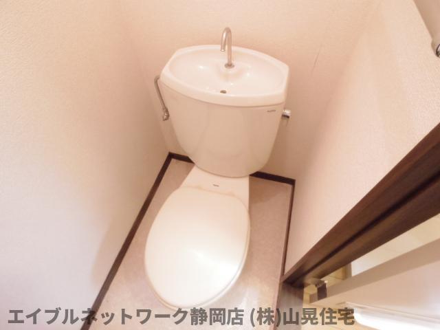 トイレ　シンプルで使いやすいトイレです