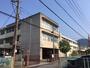 中学校　静岡市立服織中学校（中学校）まで221m