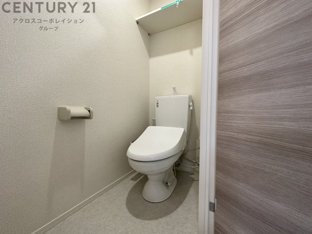 トイレ　温水洗浄便座付きのトイレです♪