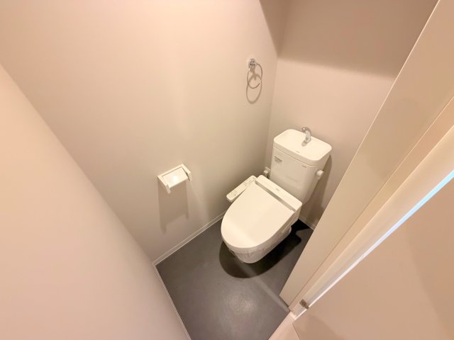 トイレ　綺麗なトイレにはウォシュレット標準装備です。