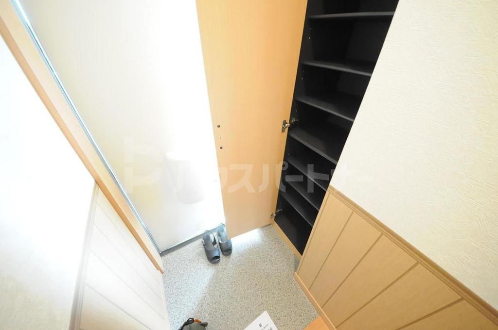 玄関　※同施工会社参考写真※