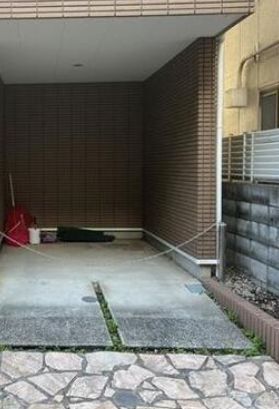 駐車場　駐車場があるので、車を買う予定の方も安心です