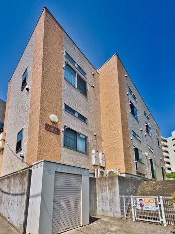 建物外観　２駅３路線利用可能！駅まで平坦で街灯も有り！