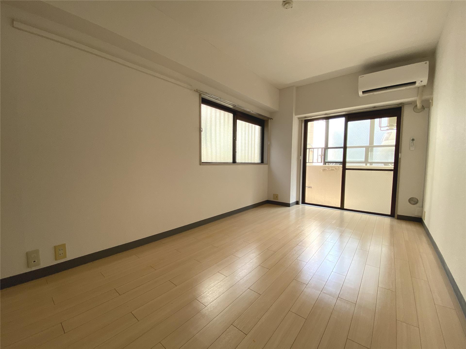 居室・リビング　角部屋・2面採光のお部屋です