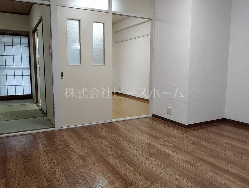 居室・リビング　別号室参考写真