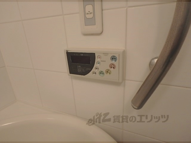 その他設備　給湯器リモコン