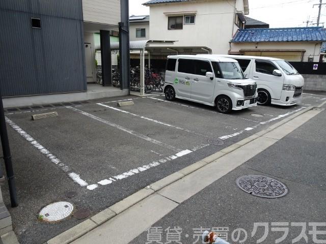 駐車場　敷地内駐車場