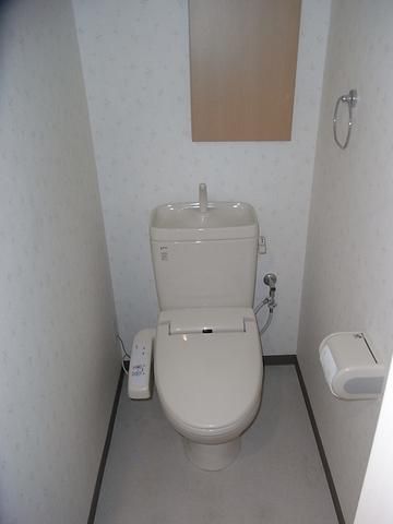 トイレ　★★人気の温水洗浄便座機能付★★