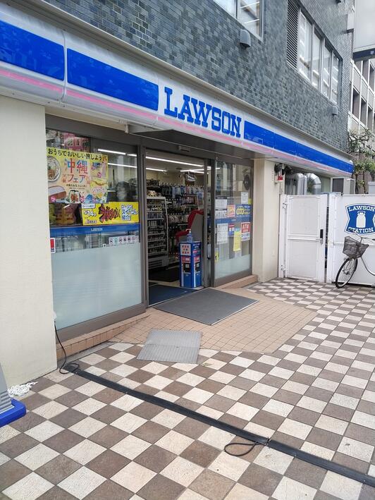 コンビニ　ローソン西新橋愛宕下通店（コンビニ）まで192m