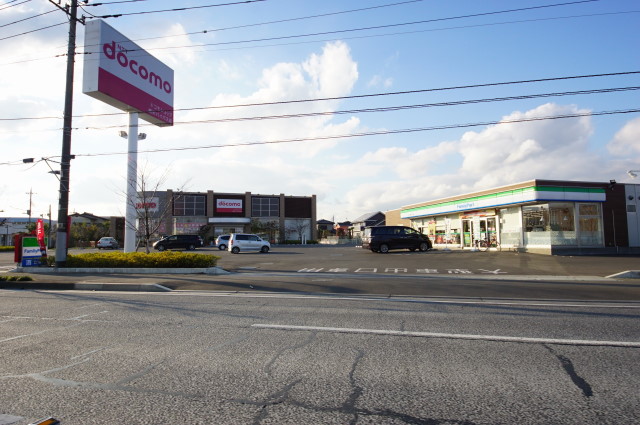コンビニ　ファミリーマート栃木箱森町店（コンビニ）まで688m