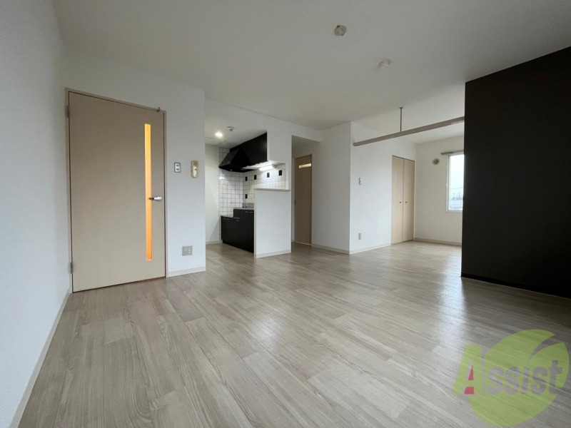 居室・リビング　広くてキレイなお部屋が広がっていて、充実した生活が送れそう。